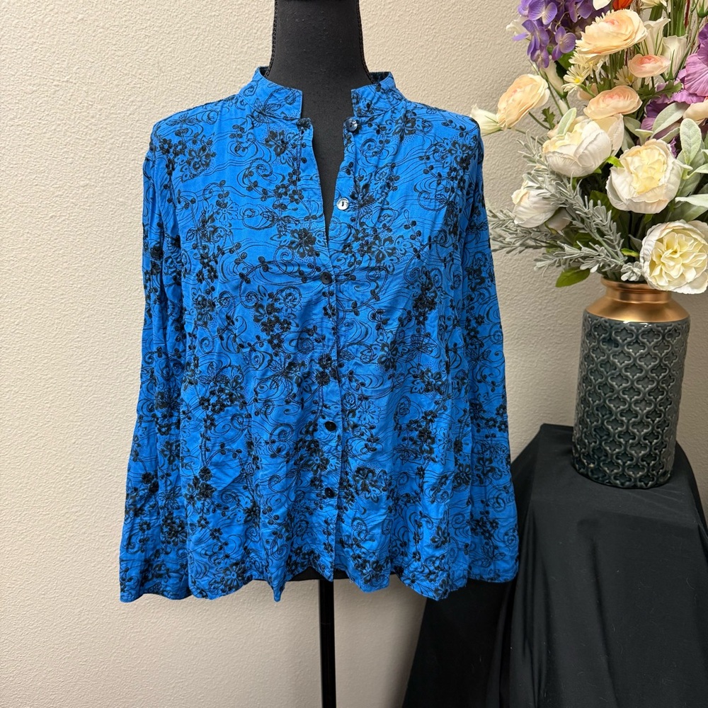 Chico’s 100% Silk Blue Black Embroidered Button Down Shirt Blouse Size 2